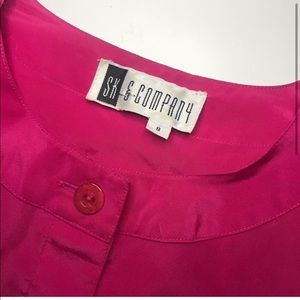 1980s vintage hot pink top with shoulder pads
Great used
Size 8
SK & Company